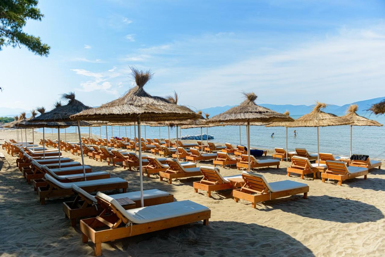 Ecuador Resort Zverneci Екстериор снимка