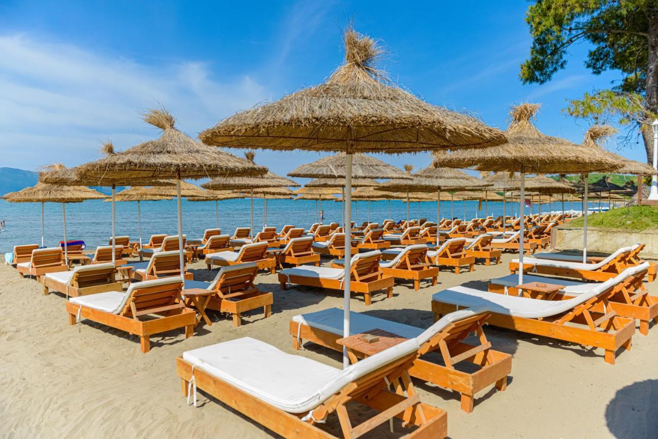 Ecuador Resort Zverneci Екстериор снимка