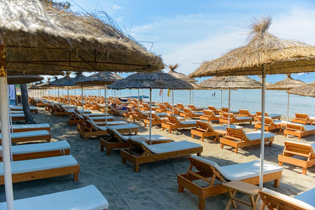 Ecuador Resort Zverneci Екстериор снимка