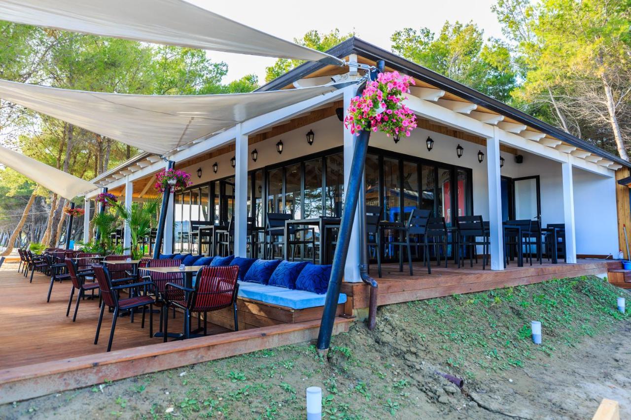 Ecuador Resort Zverneci Екстериор снимка