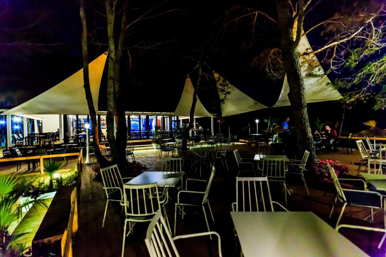 Ecuador Resort Zverneci Екстериор снимка